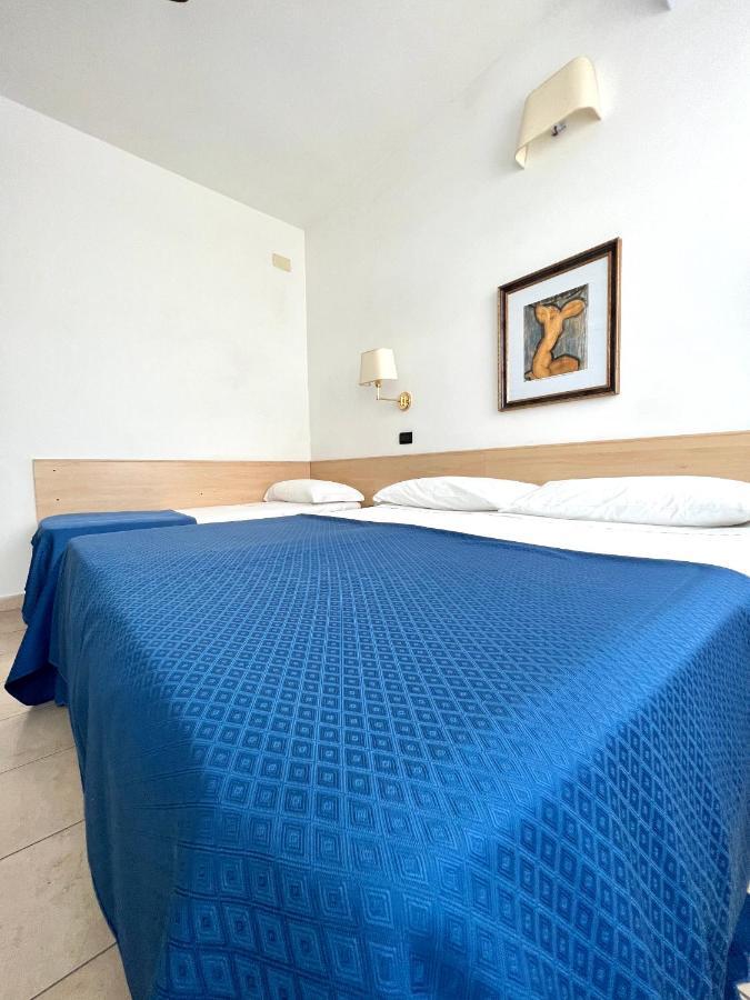 Hotel B&B Montecarlo Мілано-Маріттіма Екстер'єр фото