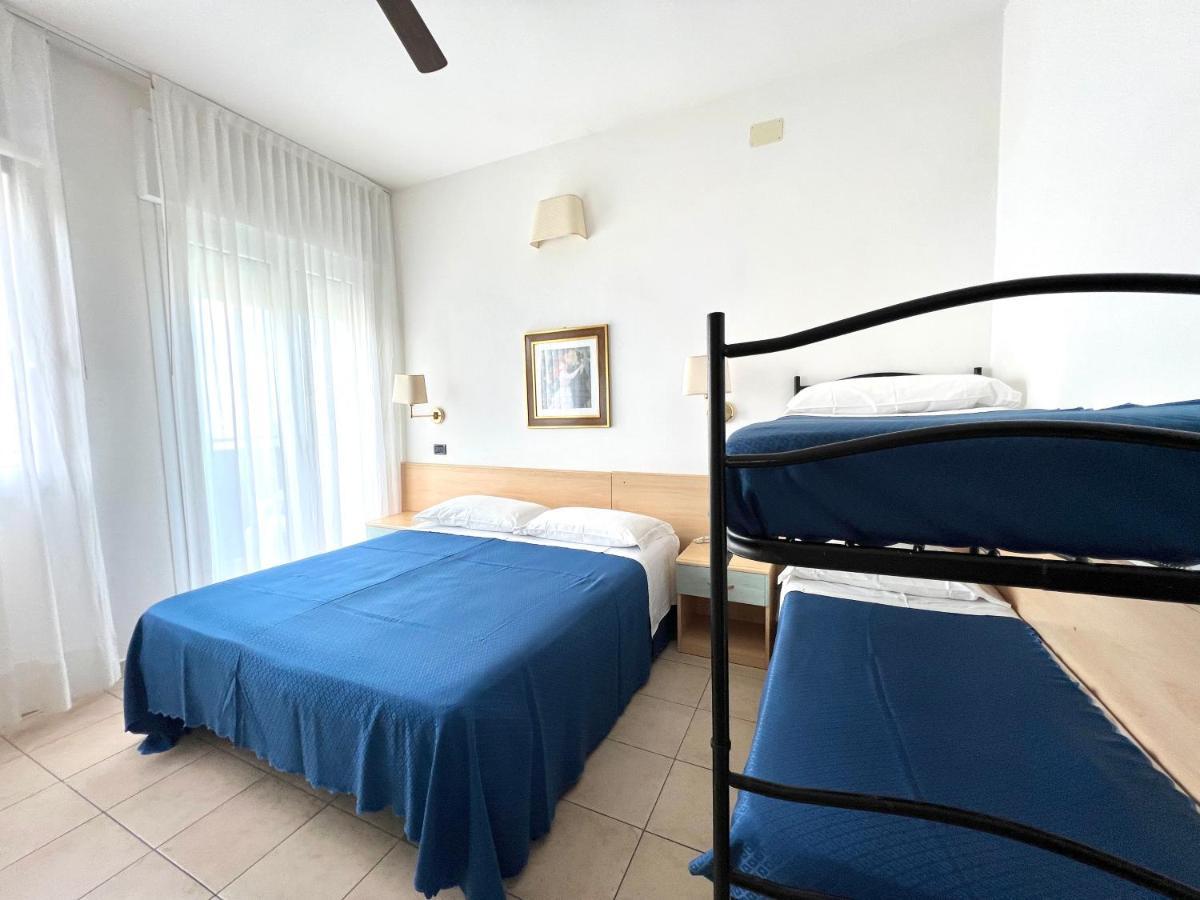 Hotel B&B Montecarlo Мілано-Маріттіма Екстер'єр фото