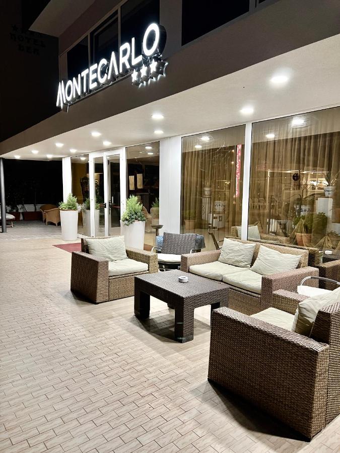 Hotel B&B Montecarlo Мілано-Маріттіма Екстер'єр фото