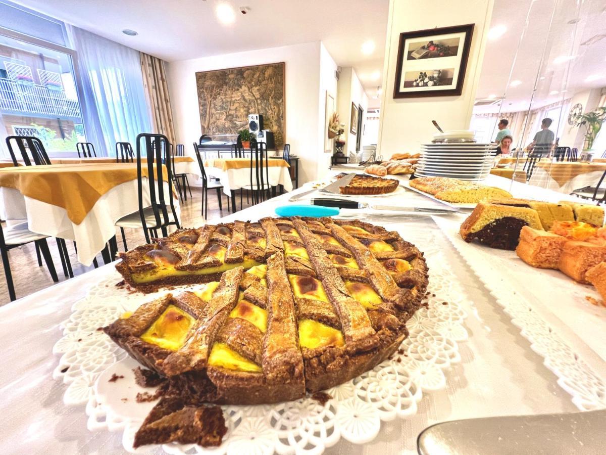 Hotel B&B Montecarlo Мілано-Маріттіма Екстер'єр фото