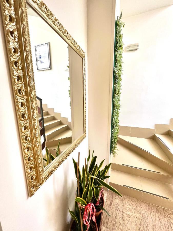 Hotel B&B Montecarlo Мілано-Маріттіма Екстер'єр фото